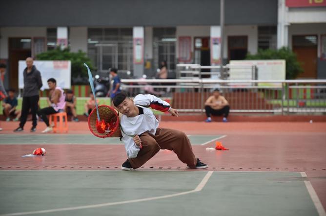 篮球比赛4节每节多少分钟(未来十年，我国中小学体育课这样上)