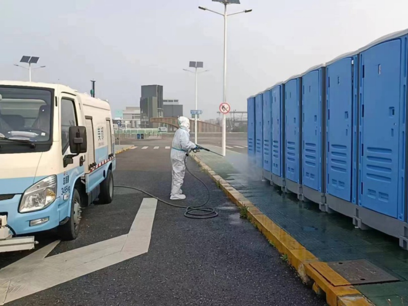 环卫部门展现“新力量”，保障“四叶草”方舱医院建设运行