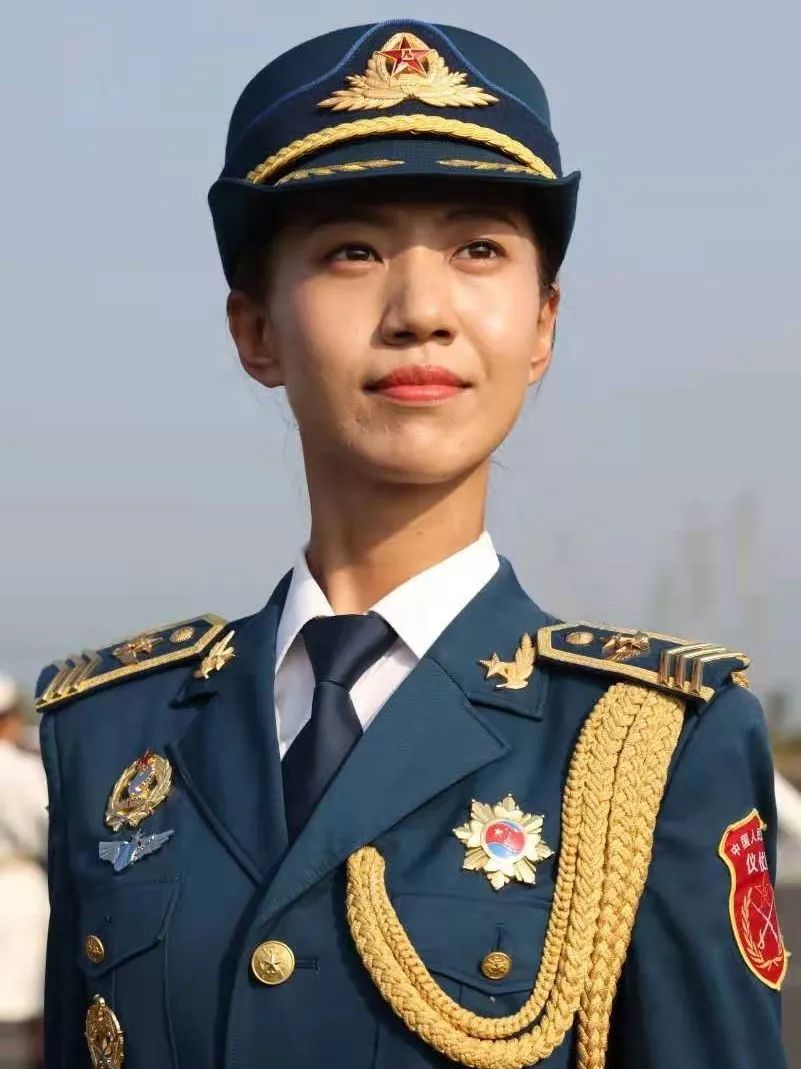 中国现今最漂亮的女兵图片