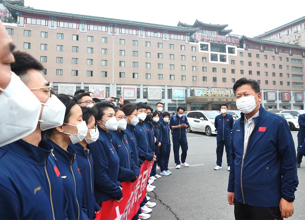 中国代表团派出35名运动员赴法国参加世界中学生运动会