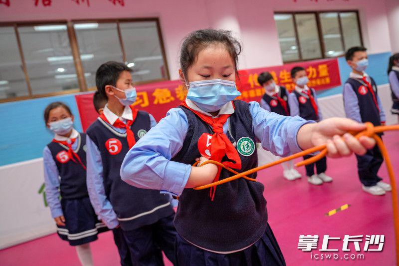 雨花区德馨园小学开展急救技能大比拼(图1)