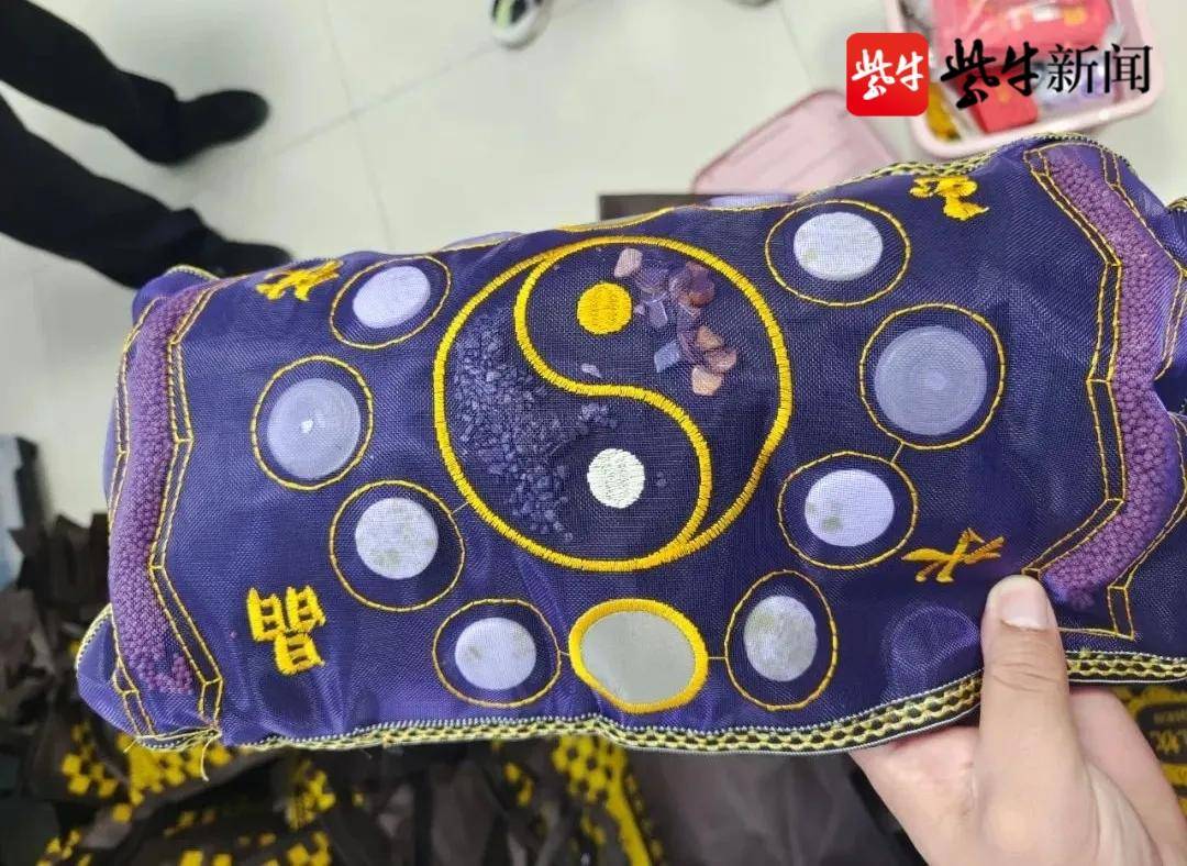 一个骗子的自白：我是怎么忽悠老人买“负离子玉石枕”的……
