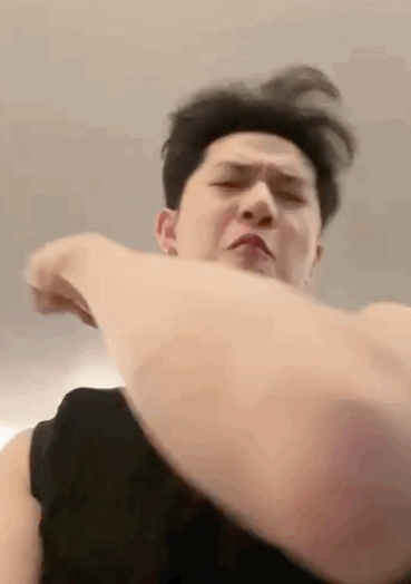 毫无底线！男艺人发视频玩…