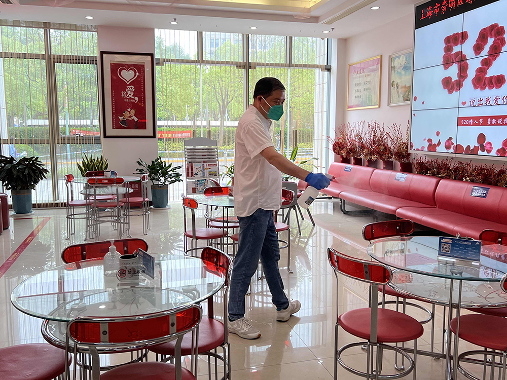 上海崇明婚姻（收养）登记中心试运行首日，已有两对新人前来