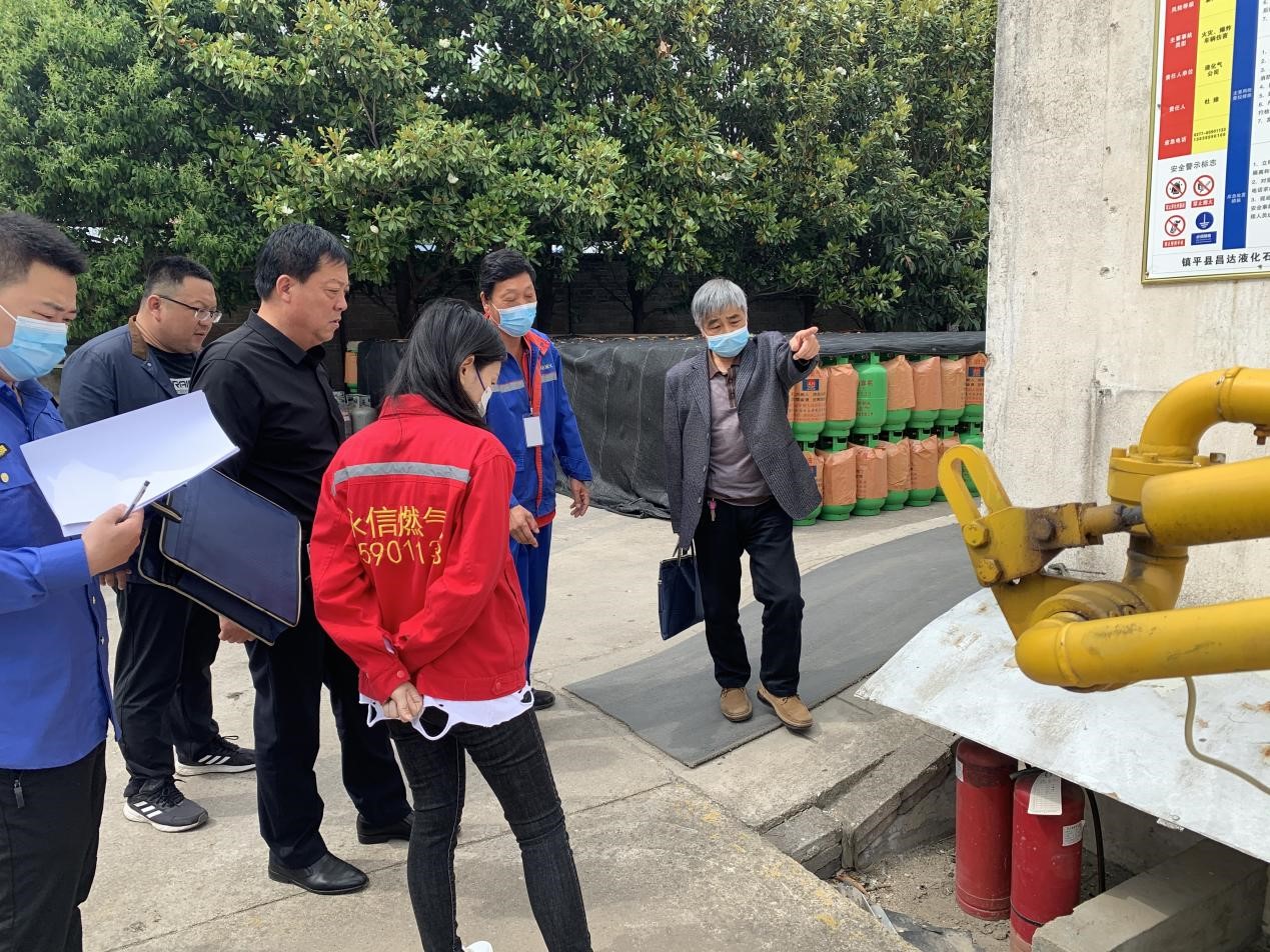 镇平城管：邀请专家把脉会诊 筑牢燃气安全防线