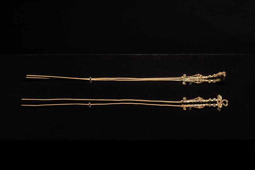 听文物讲故事丨这枚“比心”金钗，是孙策和大乔的爱情信物？