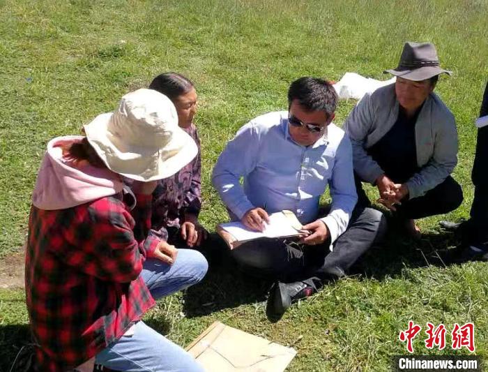 祁连山下第一书记“专业户”