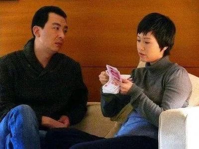 10年后再看《蜗居》，原来她才是最傻的女人