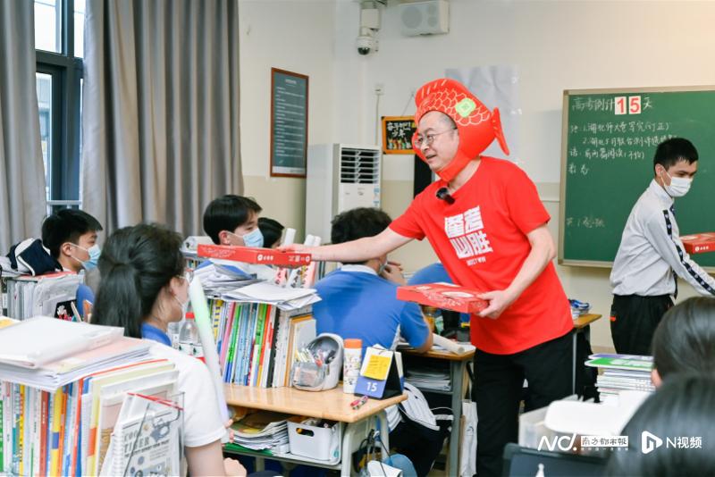 深圳福田中学上演“必胜派对”(图1)