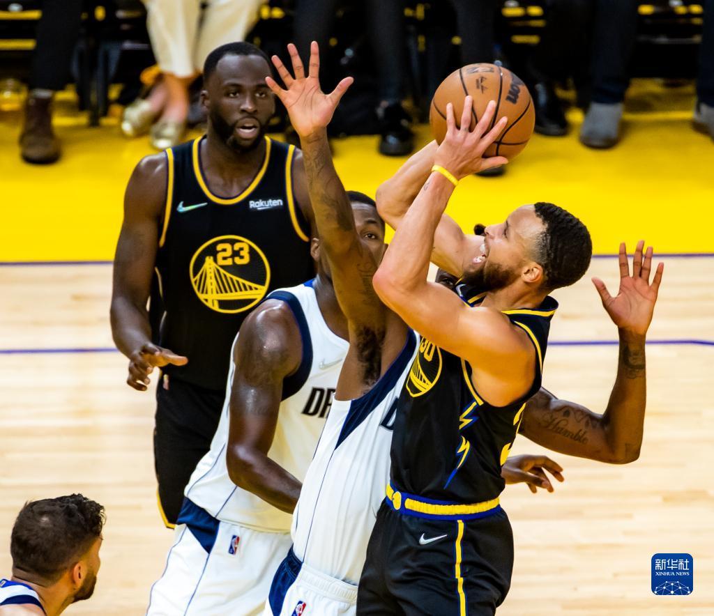 今年nba西部冠军有哪些人(NBA季后赛：勇士队获得西部冠军)