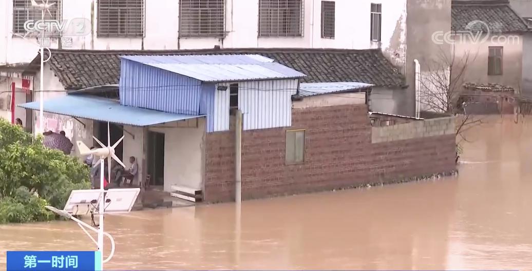 南方多地突发暴雨，Ⅳ级应急响应启动！灾害来袭如何自救→