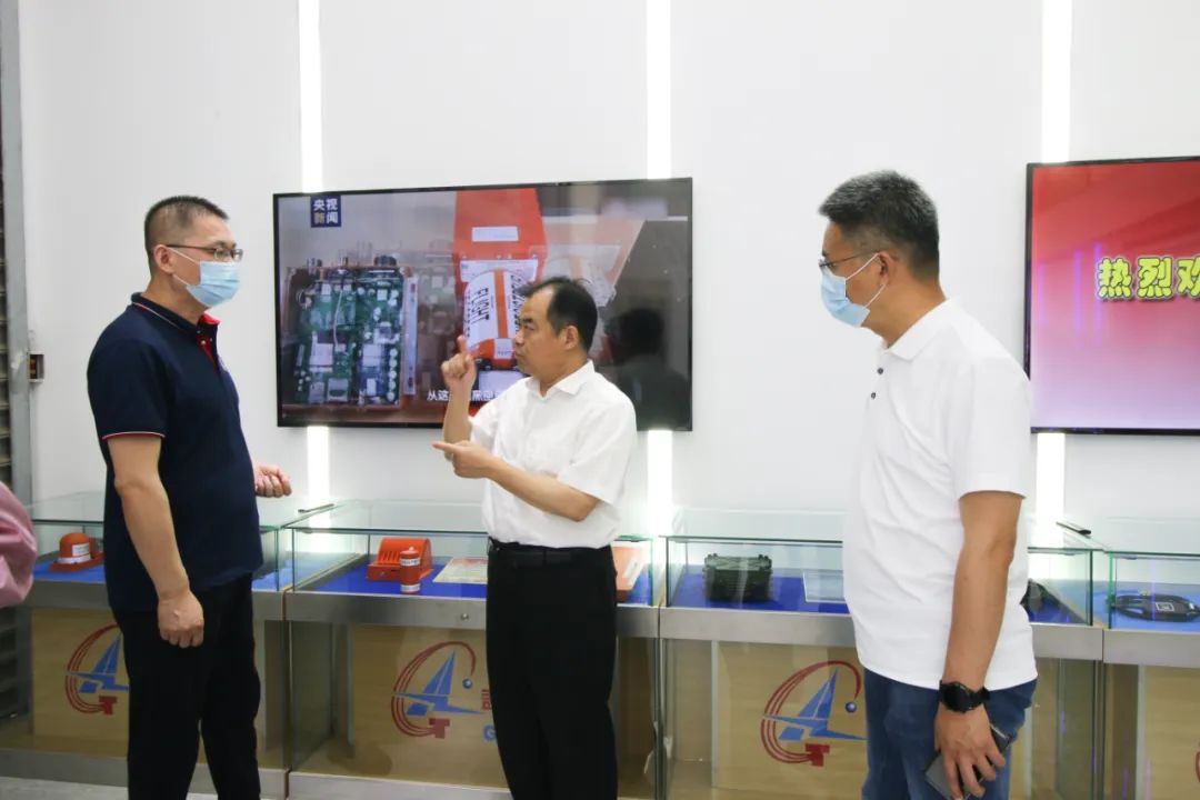 济南市投资促进局到济南新材料产业园区开展“送政策进企业”活动