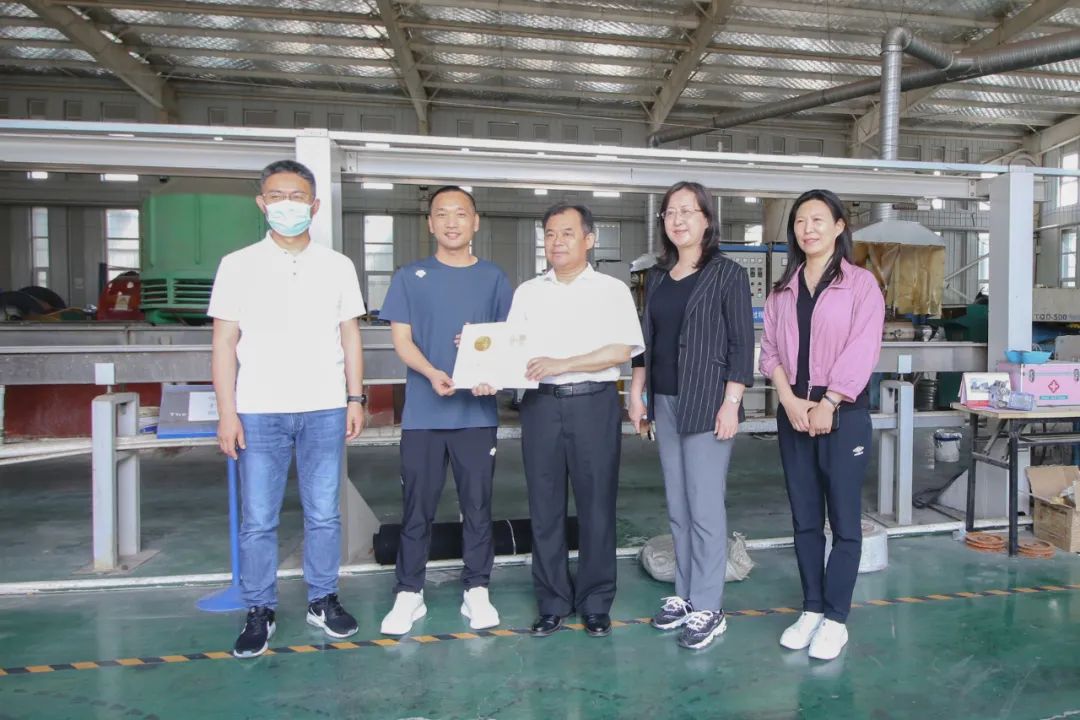 济南市投资促进局到济南新材料产业园区开展“送政策进企业”活动