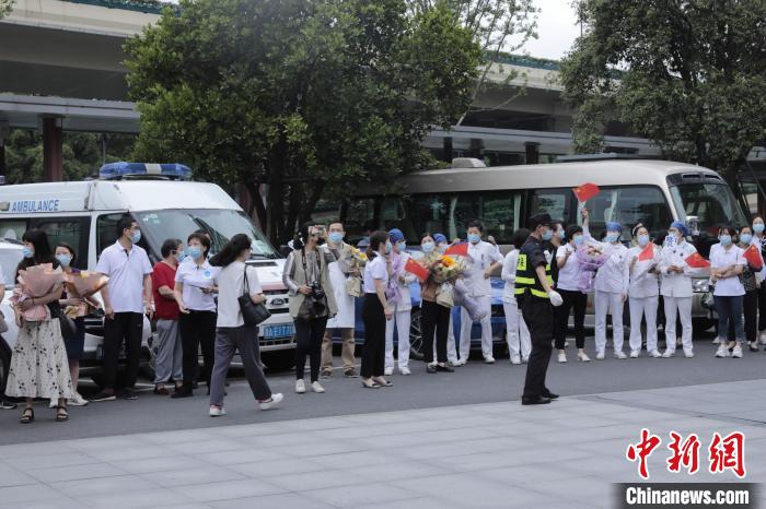 浙江又一批援沪方舱医院医疗队队员零感染返回