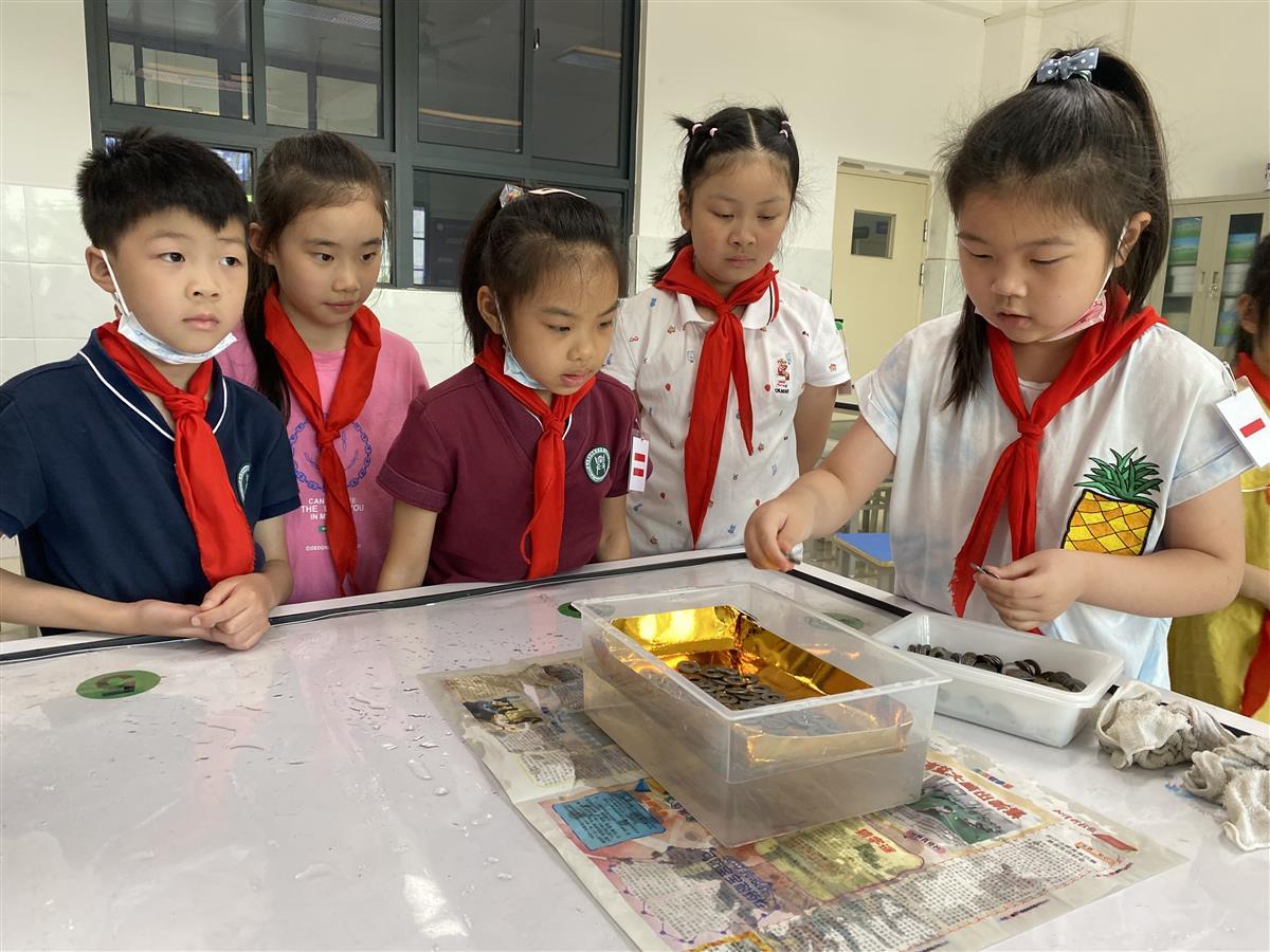 会跳舞的机器人、自动晾衣器……小学科创节还能这样玩