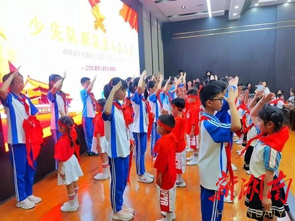 石门县第三完全小学：文艺汇演展风采(图2)