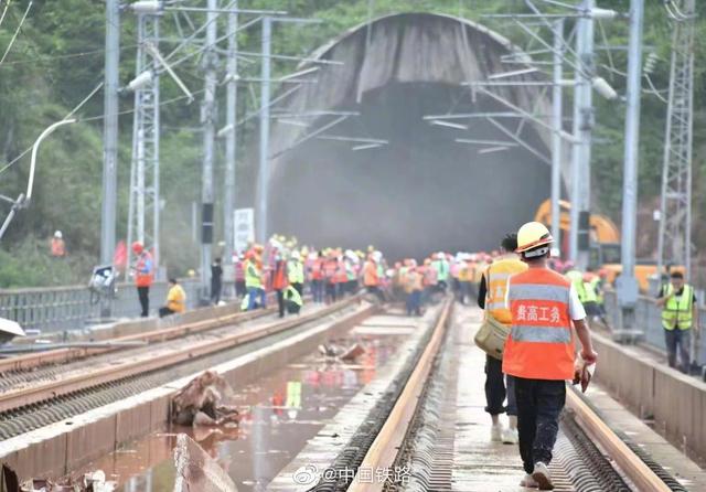 贵广线榕江站路线已抢通 恢复正常运营