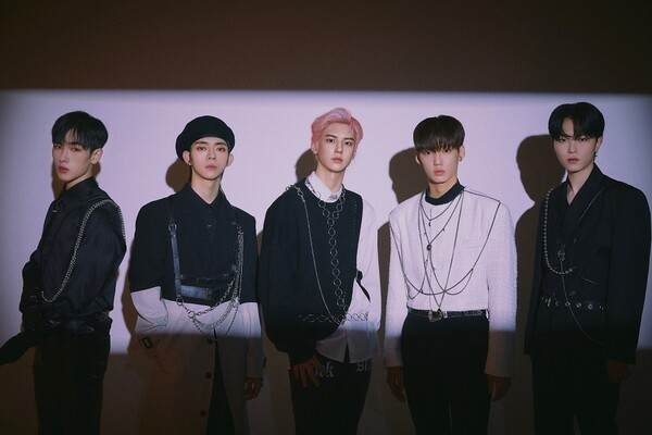 南韩开启虚拟偶像男团，出道即颜值巅峰