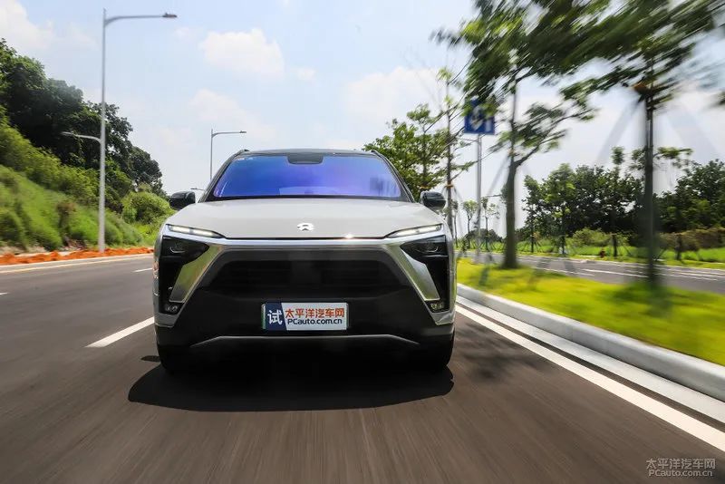 超5米车长、4.9s破百...两款SUV都这么强！蔚来ES8能赢凯迪拉克？