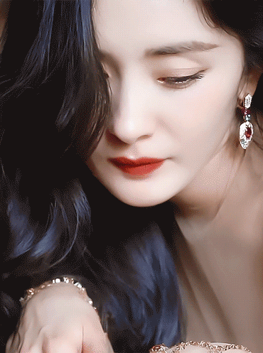 除了杨幂和baby，谁还是“比美标杆”？