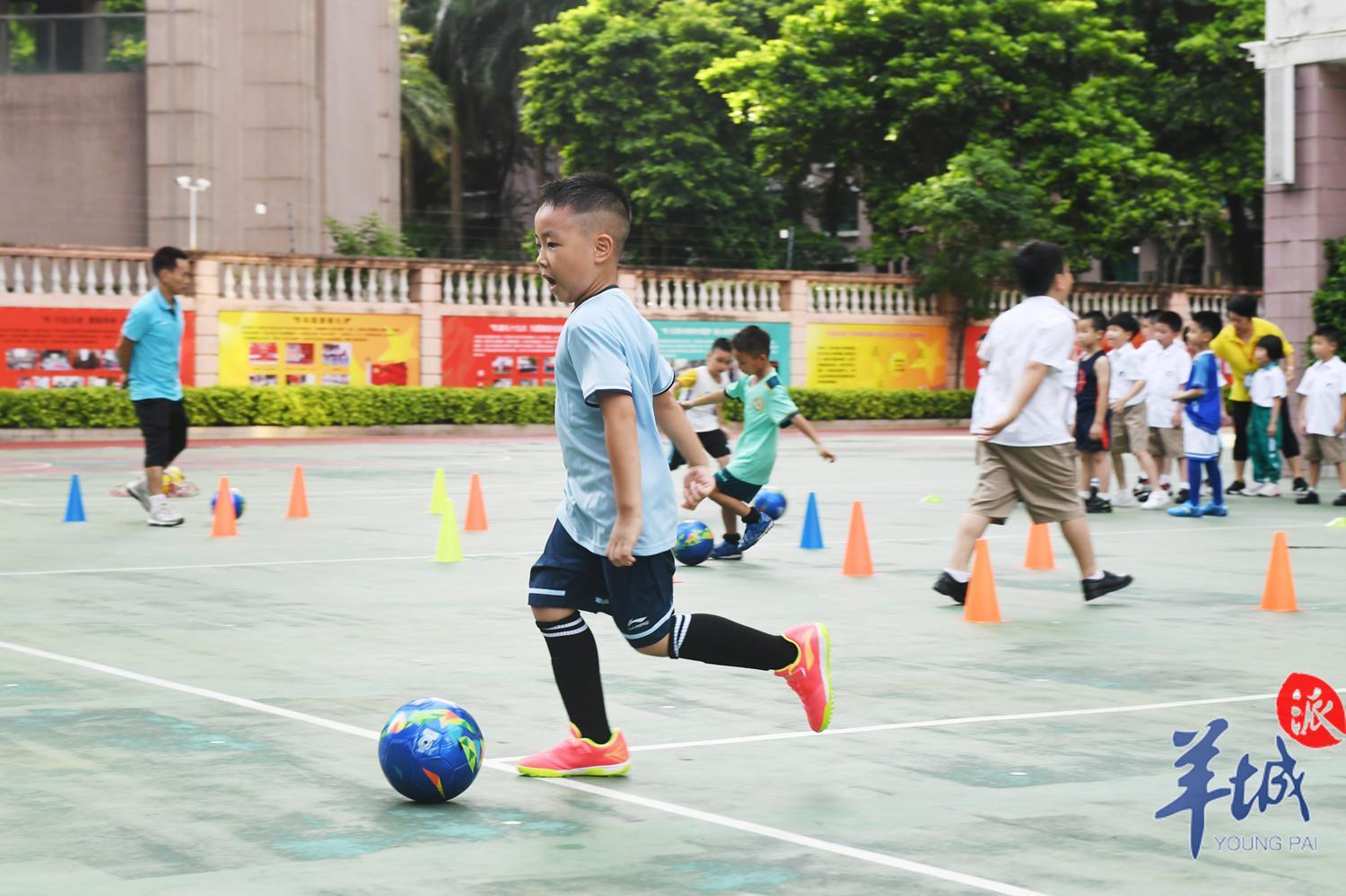 广州民办小学招生供需两降:学位减上万个(图2)