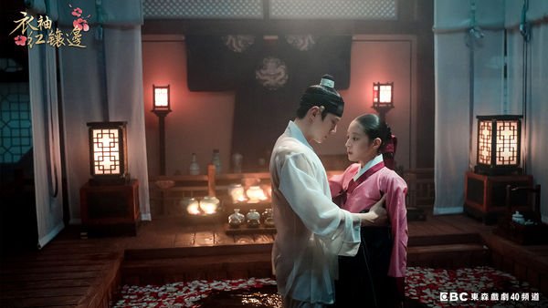 《衣袖红》魅力来袭！李俊昊自律养肌1年 李世荣赞腹肌匀称