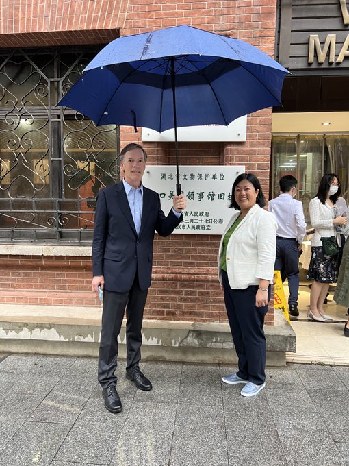 פʹ˸ǰ人зʣ˺š̾