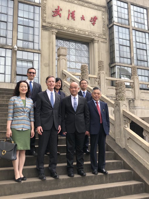 ��פ����ʹ�˸���ǰ���人���з��ʣ����˺š�������̾��