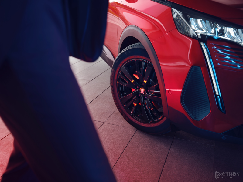 东风标致全新4008炫夜版正式上市 售17.07万元起