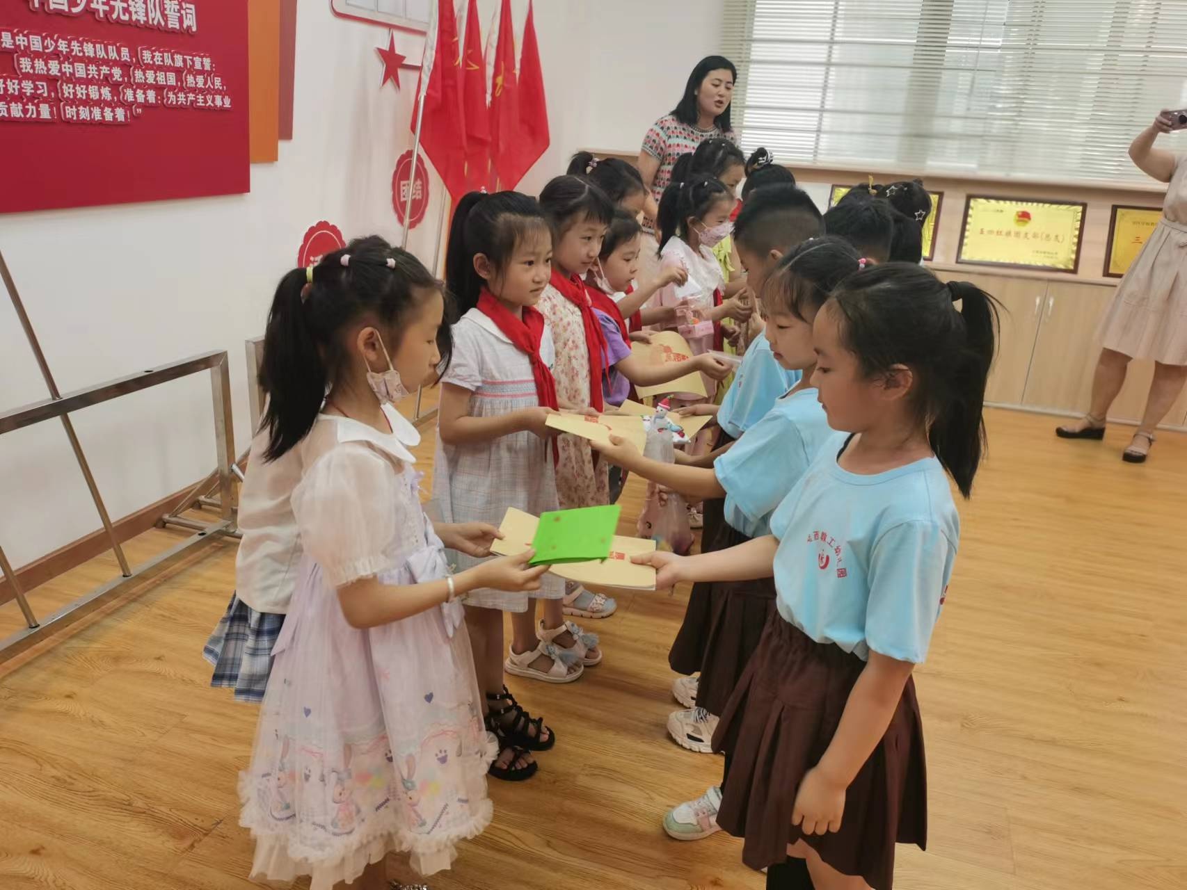 襄阳市磁器街小学：走进小学 体验成长(图1)