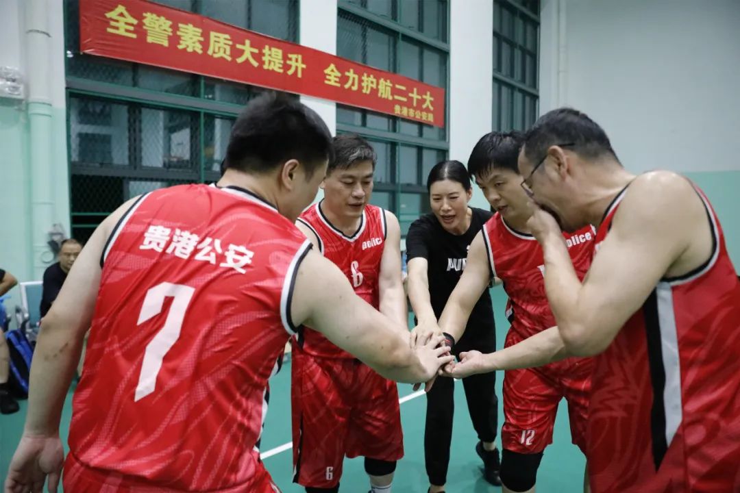 贵港哪里有篮球比赛看(冠军之夜！警营“警”彩“篮”不住——“喜迎二十大 忠诚保平安”2022年贵港市公安系统全警大练兵篮球赛完美收官)