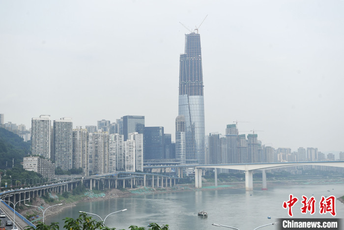 最高楼(重庆在建最高楼封顶 跻身全球超高层建筑前20)