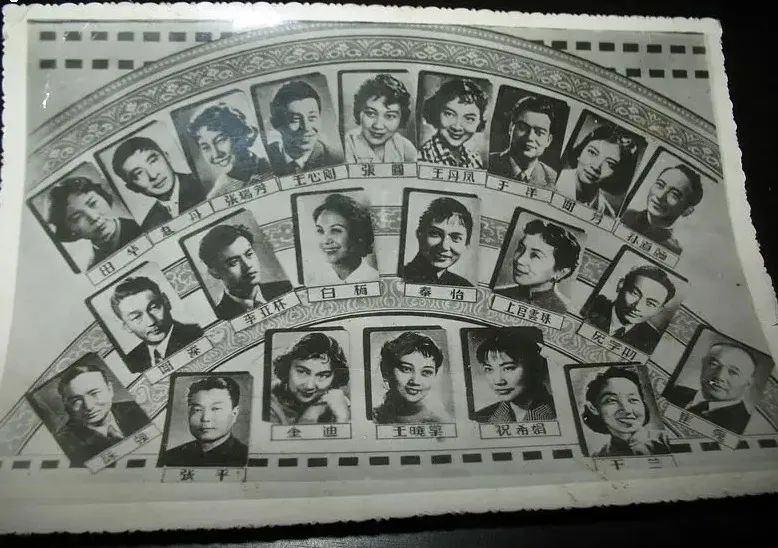 新娱录｜一张照片卖了71万张，一代国人都是粉丝，他们才是真正的顶流