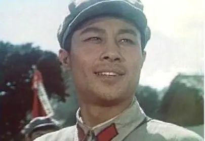 新娱录｜一张照片卖了71万张，一代国人都是粉丝，他们才是真正的顶流