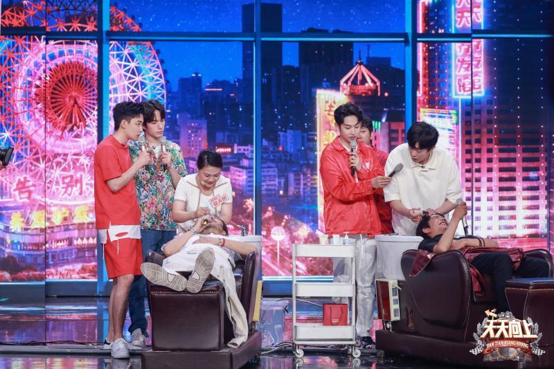 张国伟《天天向上》分享早睡养身经，沙宝亮自爆开演唱会前不洗澡