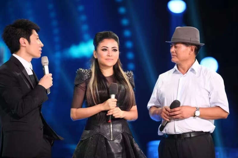 父亲节，阿鲁阿卓演绎悠悠《女儿心》