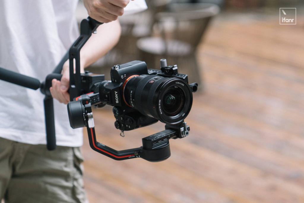 DJI RS3 体验：变强了？变得更好用了