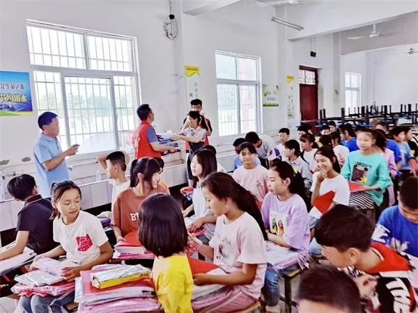 镇平县高丘镇开展防溺亡安全教育及演练活动