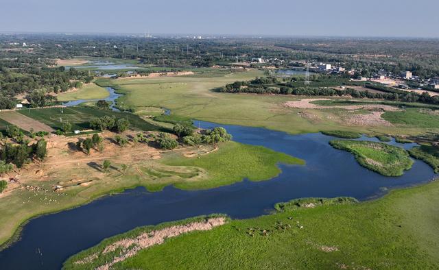 陕西靖边：芦河湿地水清景美