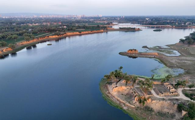 陕西靖边：芦河湿地水清景美