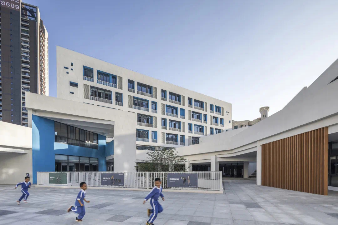 深圳中學(xué)梅香學(xué)校面向全市選調(diào)教師!(圖3) 深圳中學(xué)梅香學(xué)校面向全市選調(diào)教師!(圖3)