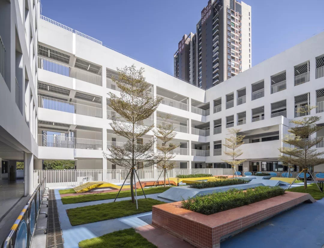 深圳中學(xué)梅香學(xué)校面向全市選調(diào)教師!(圖5) 深圳中學(xué)梅香學(xué)校面向全市選調(diào)教師!(圖5)