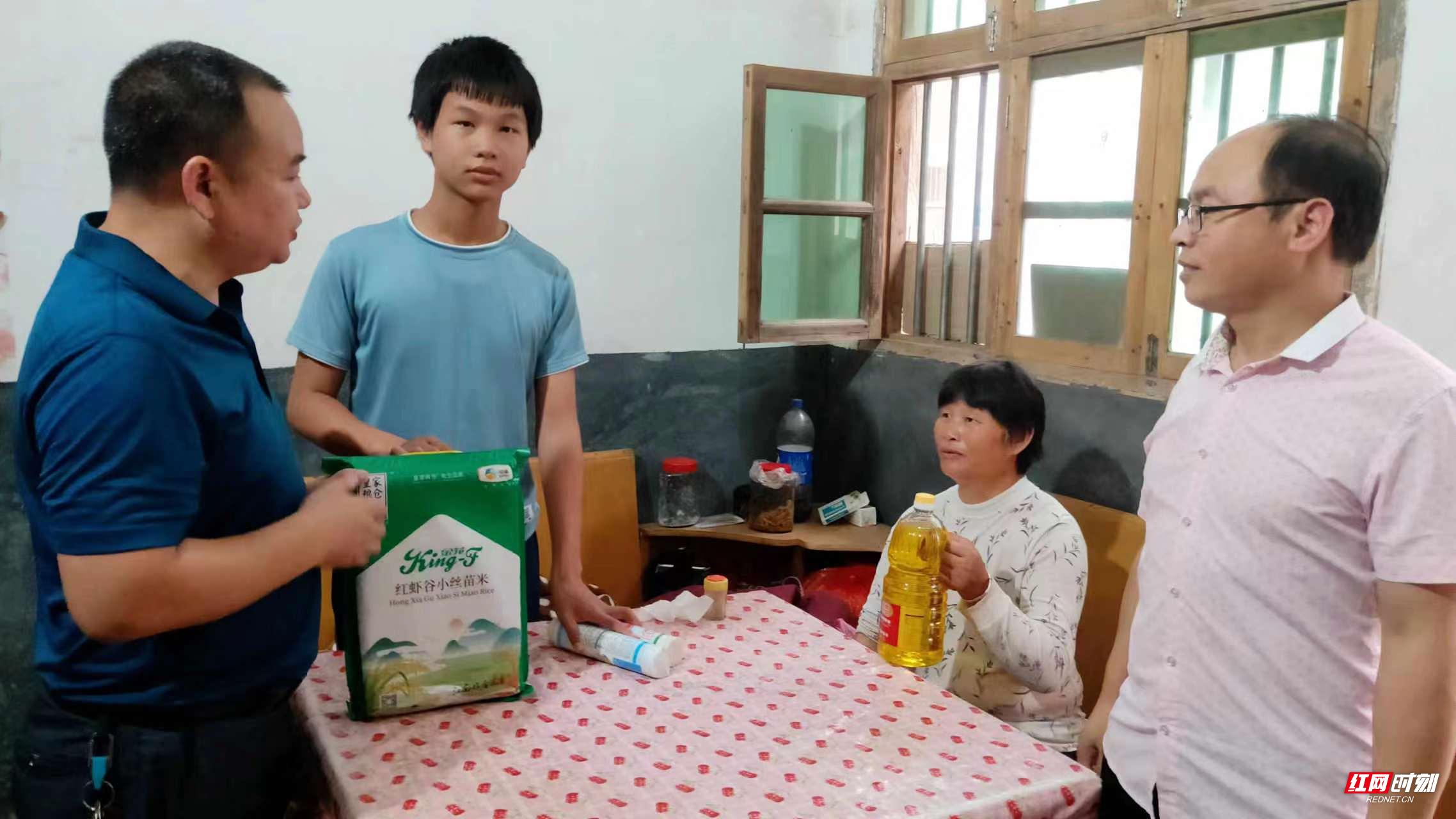 嘉禾石橋鋪中學(xué)：“走”出感情“訪”出實效(圖3)