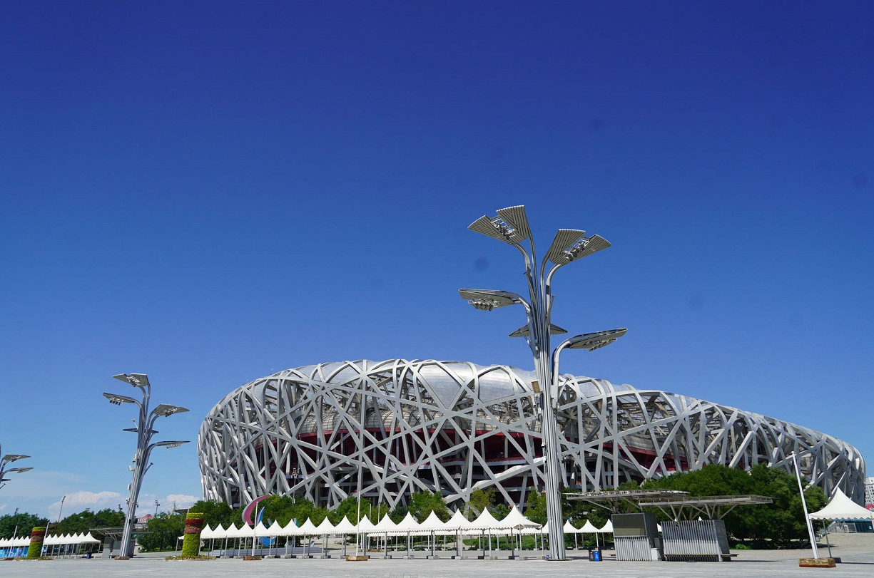 今天是国际奥林匹克日，北京这些双奥元素格外艳丽