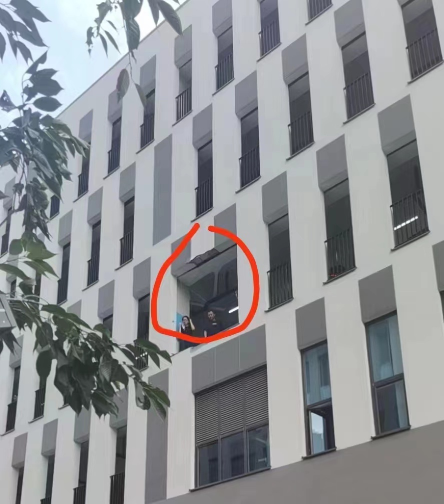 蔚来测试车辆从高楼冲出坠落，两名试车员身亡，自动驾驶系统负责人不久前离职