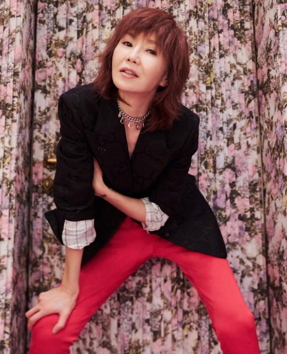 张曼玉郭富城谢霆锋同框出席活动 官方写真图释出