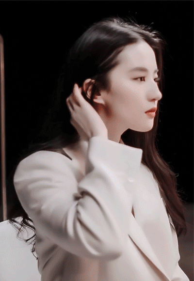 子曾经曰过，厚眼皮和薄眼皮谁更胜一筹