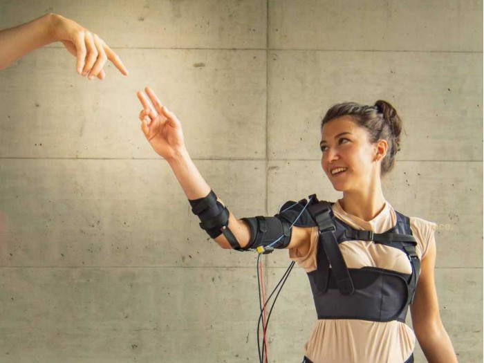 科学家开发可穿戴外肌 能提供令人印象深刻的上半身耐力提升