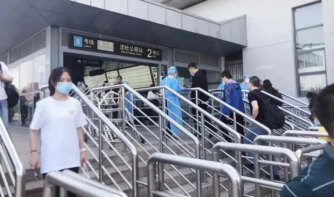 “Metro大都会”App”一码通行”：兼顾防疫与效率