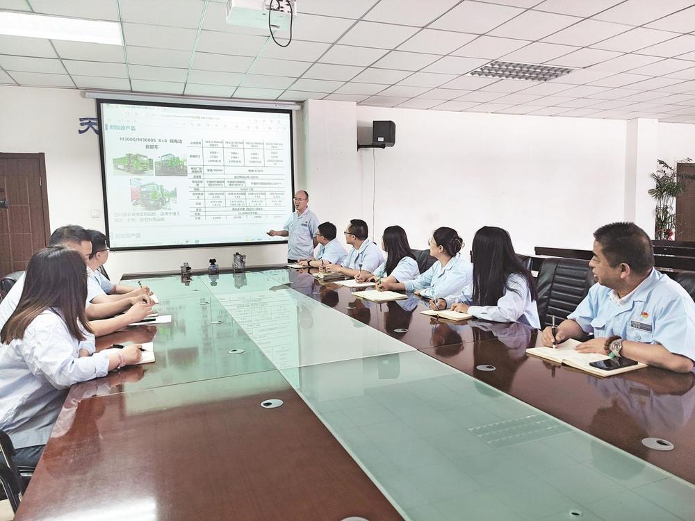 开拓纯电重卡市场